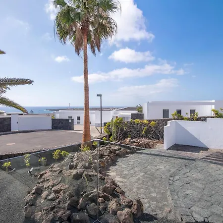 Lanzarote Montana Roja